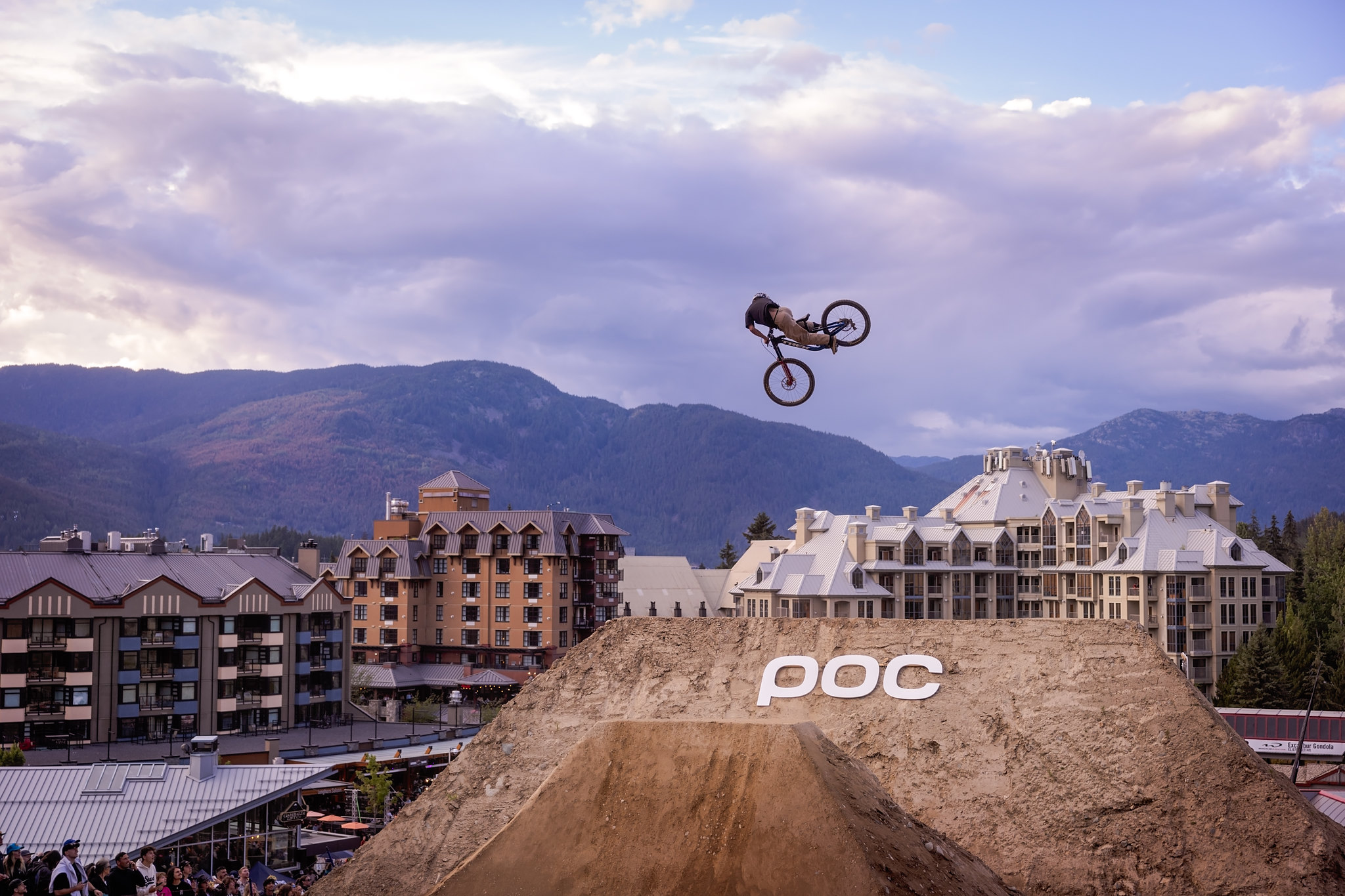 Crankworx » Another Thrilling Day at Crankworx Whistler: Air DH